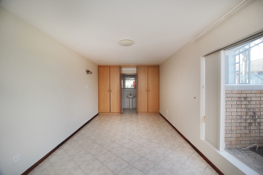 3 Bedroom Property for Sale in Menkenkop Western Cape